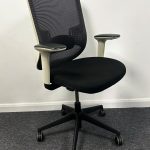 premium office chairs under £500